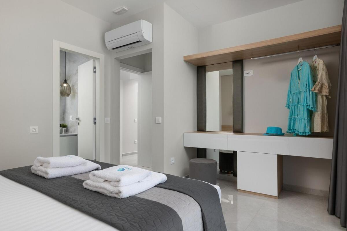 Aquamarine Luxury Suites Archangelos  Exterior photo