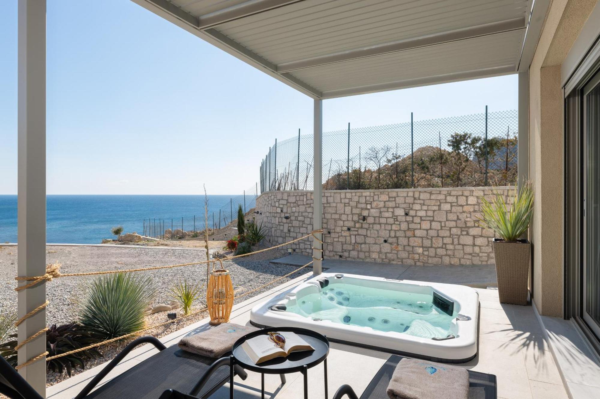 Aquamarine Luxury Suites Archangelos  Exterior photo